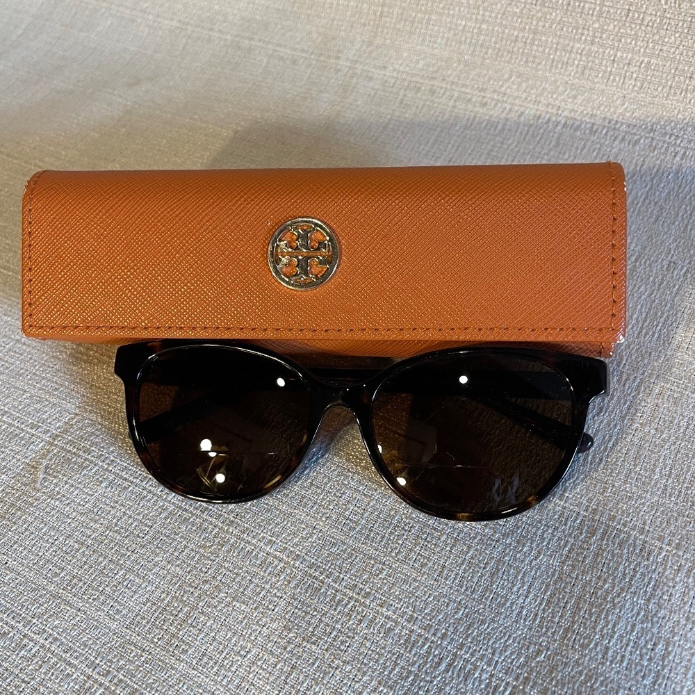 Tory Burch Tortoise Shell Sunglasses with Orange Case - Picture 2 of 10